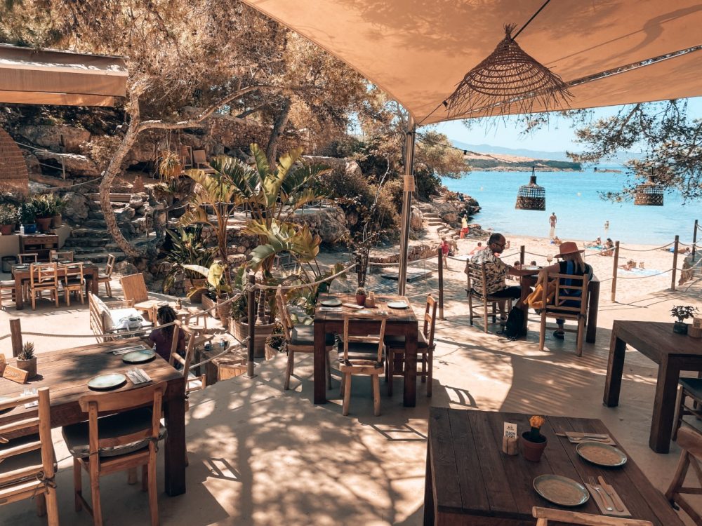 El Chiringuito Ibiza, our Favorite Restaurant in Ibiza for dinner