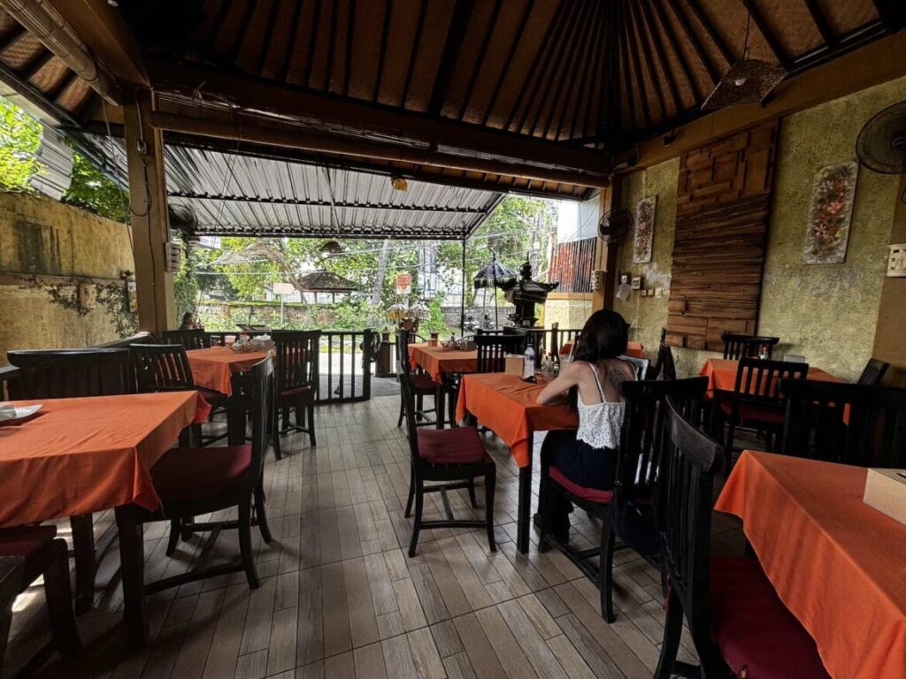 Warung Apple Lovina Bali