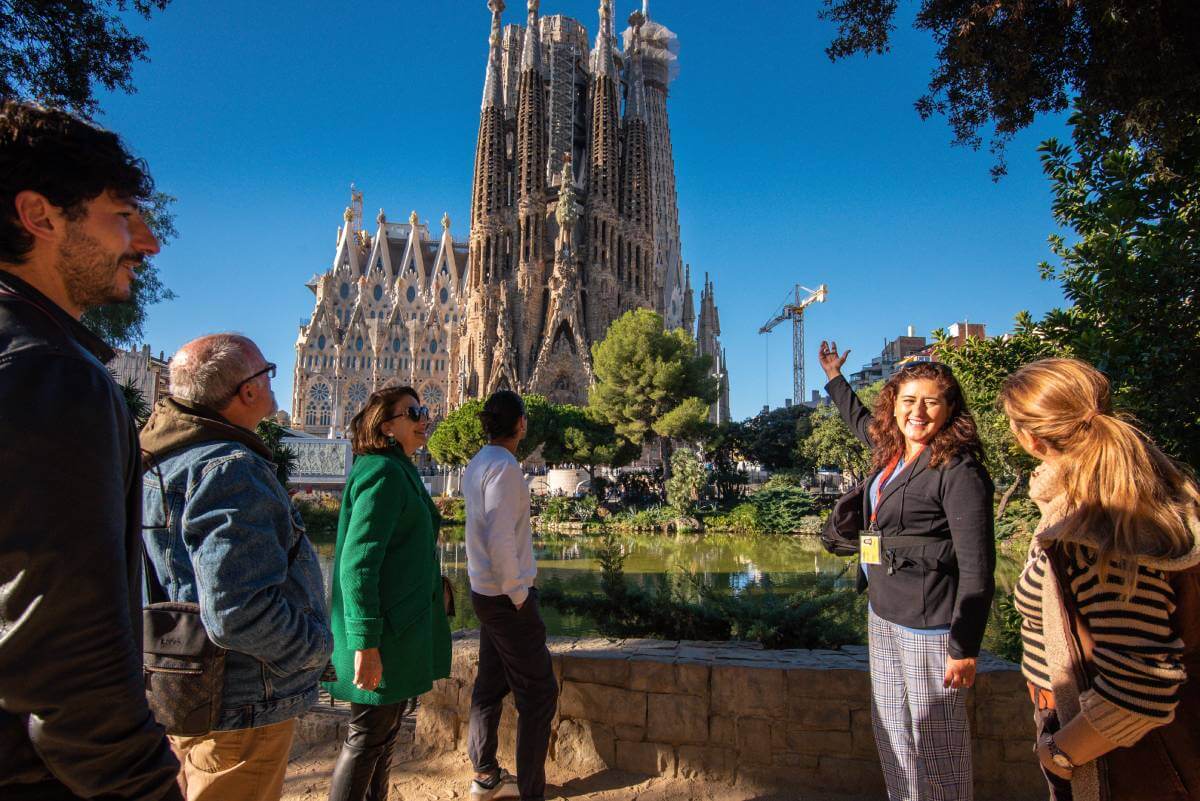 Guided Tour Sightseeing Barcelona Spain