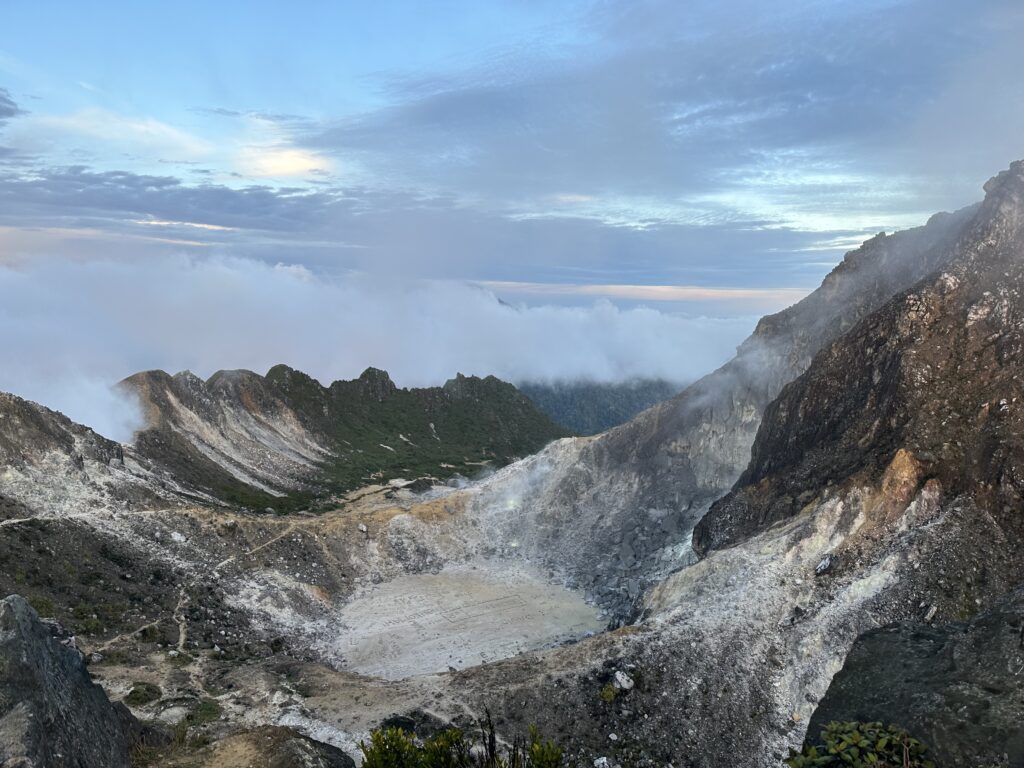 Hiking Active Vulcano Sumatra Bandar Baru Indonesia